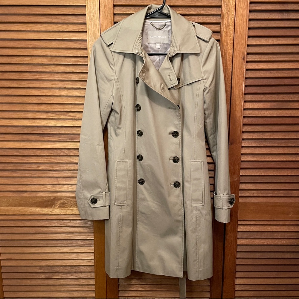 NWOT Banana Republic Tan Women’s Trench Coat